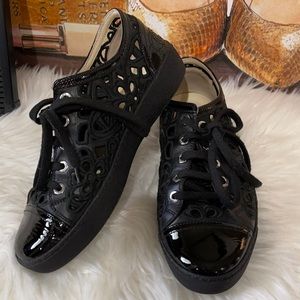 Chanel Camellia black patent leather shoes 6.5 EUC